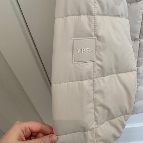 Abercrombie On The Go Puffer, size XL - Picture 8 of 14